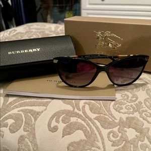 COPY - Burberry sunglasses